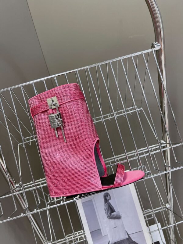 Givenchy Shark Lock Diamond Slippers Pink