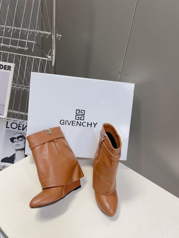Givenchy Shark Lock Ankle Boots Brown