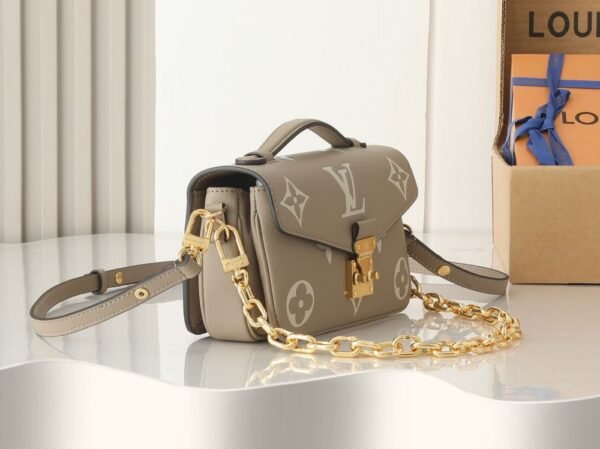 Louis Vuitton Bag Pochette Métis East West M23081