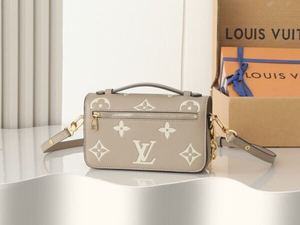 Louis Vuitton Bag Pochette Métis East West M23081