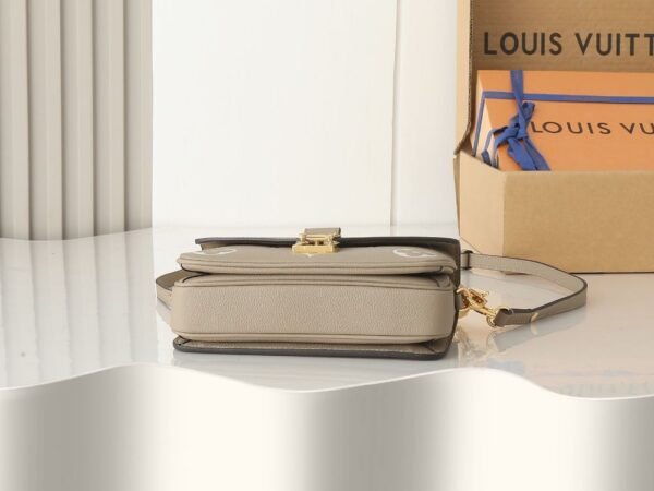 Louis Vuitton Bag Pochette Métis East West M23081