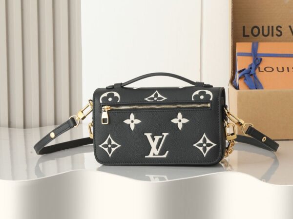 Louis Vuitton Bag Pochette Métis East West M46595