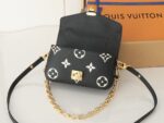 Louis Vuitton Bag Pochette Métis East West M46595