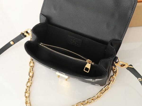 Louis Vuitton Bag Pochette Métis East West M46595