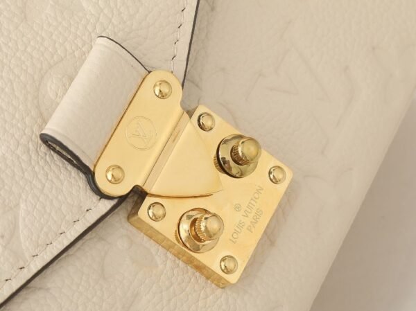 Louis Vuitton Bag Pochette Métis East West M22942