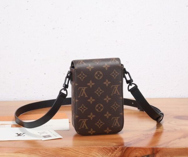 Louis Vuitton Bag S-Lock Vertical Wearable M81522