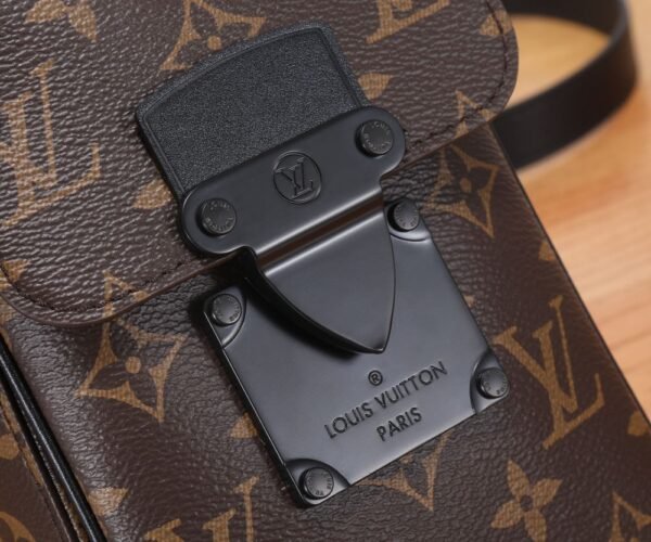 Louis Vuitton Bag S-Lock Vertical Wearable M81522