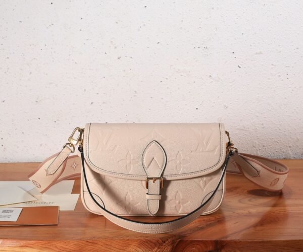 Louis Vuitton Bag Diane M46388