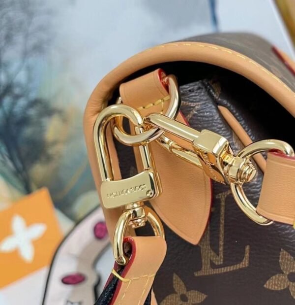Louis Vuitton Bag  DIANE M45985