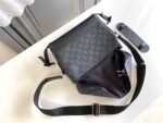 Louis Vuitton Bag VOYAGER M40511