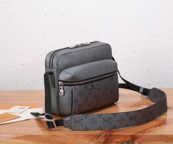 Louis Vuitton Bag Outdoor M30830