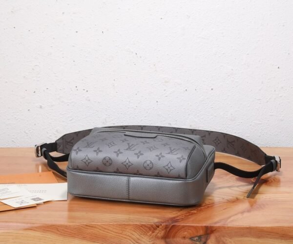 Louis Vuitton Bag Outdoor M30830
