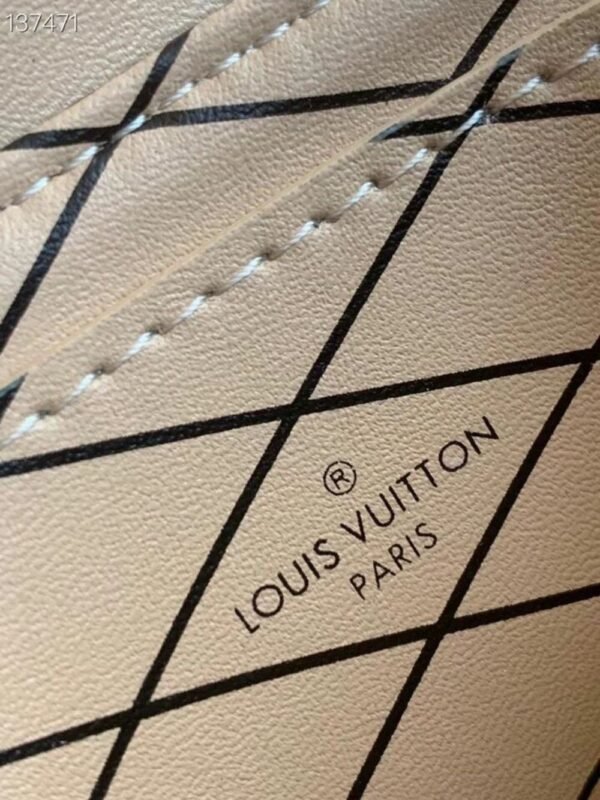 Louis Vuitton Bag Trunk Vertical M63913