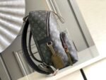 Louis Vuitton Bag Discovery Gaston Labels M45218