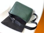 Louis Vuitton Bag  District  M30861
