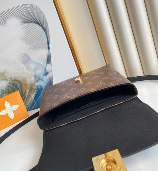 Louis Vuitton Bag Monogram M44141