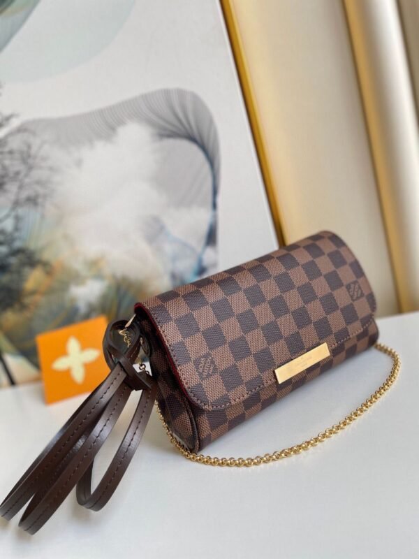 Louis Vuitton Bag Favorite  M41276