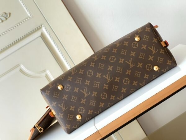 Louis Vuitton Bag CarryAll M46197