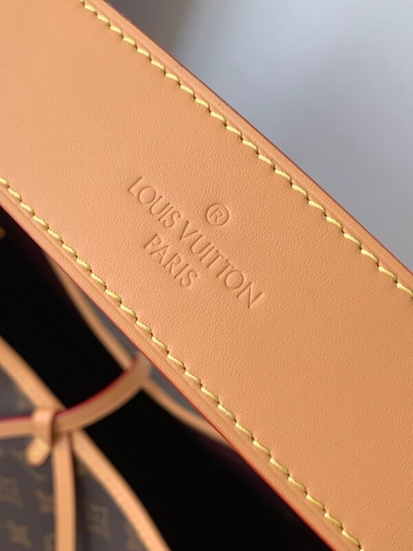 Louis Vuitton Bag CarryAll M46197