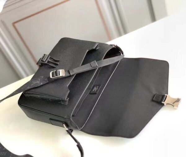 Louis Vuitton Bag Taigarama M30746