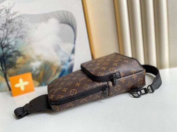 Louis Vuitton Bag  AVENUE M41719