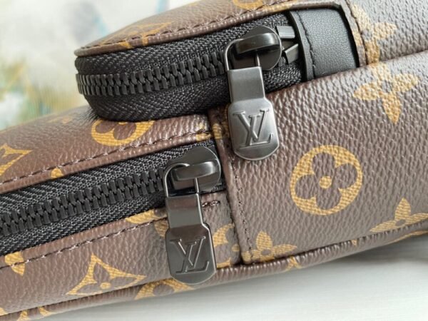 Louis Vuitton Bag  AVENUE M41719