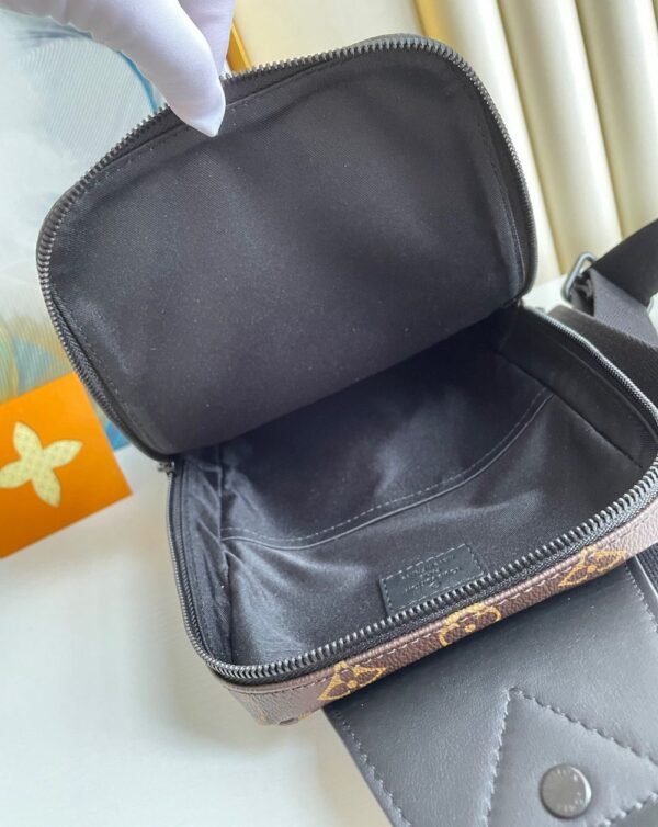 Louis Vuitton Bag  AVENUE M41719