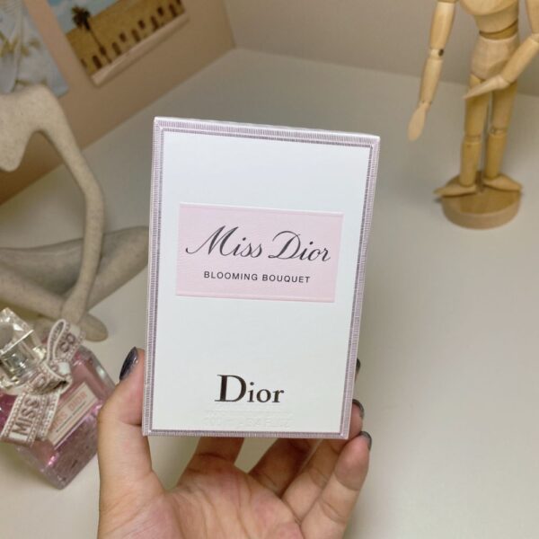 Dior Perfume Gris Dior, 2017
