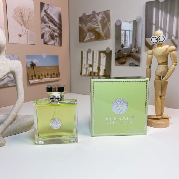 Versace Perfume Versense, 2009