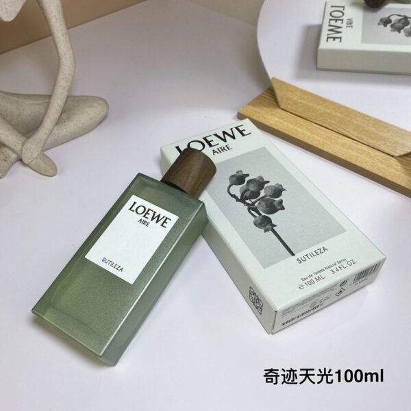 Loewe Perfume Aire Sutileza, 2017