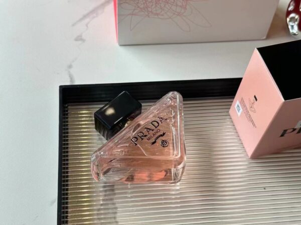 Prada Perfume Paradoxe, 2022