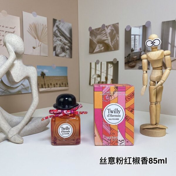 Hermes Perfume Twilly d'Hermes Eau Poivree, 2019