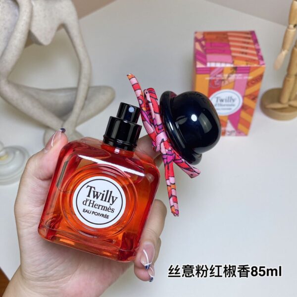 Hermes Perfume Twilly d'Hermes Eau Poivree, 2019