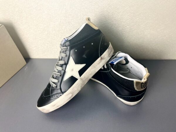 Golden Goose Deluxe Brand  Mid-STAR White Star Black Leather