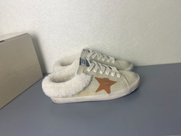 Golden Goose Deluxe Brand Mid-STAR Brown Star Apricot Wool