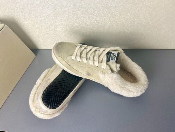 Golden Goose Deluxe Brand Mid-STAR Brown Star Apricot Wool