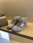 Golden Goose Deluxe Brand Mid-STAR White Star Gold Flakes
