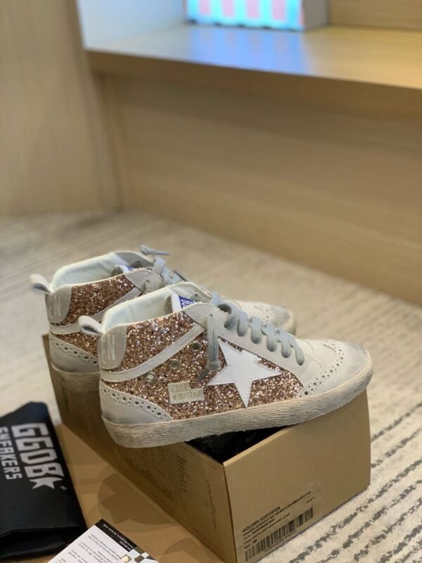 Golden Goose Deluxe Brand Mid-STAR White Star Gold Flakes
