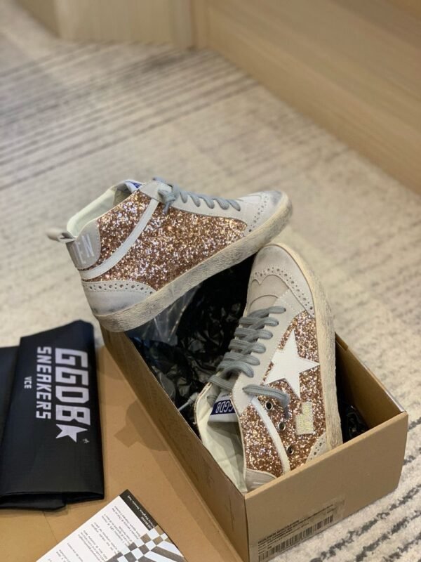 Golden Goose Deluxe Brand Mid-STAR White Star Gold Flakes