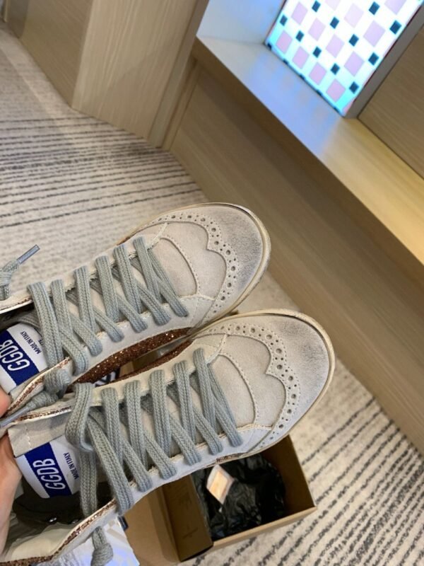 Golden Goose Deluxe Brand Mid-STAR White Star Gold Flakes