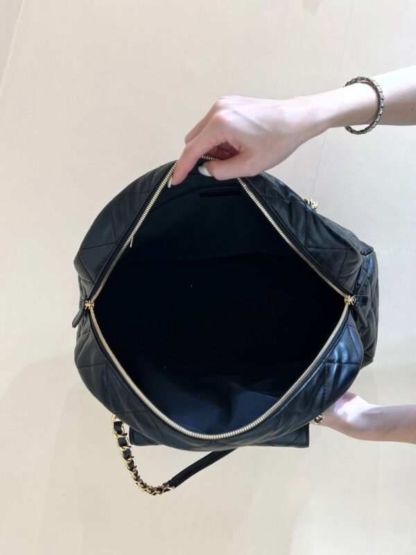 Chanel Bag   24A MAXI AS4812