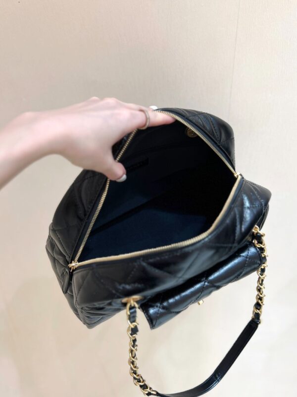 Chanel Bag  24A AS4905