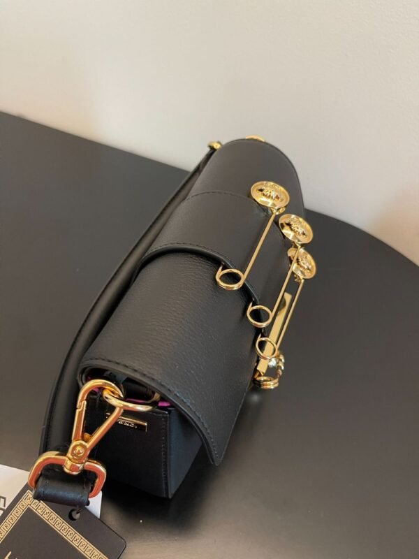 Fendi Bag Baguette 56871B90 Black