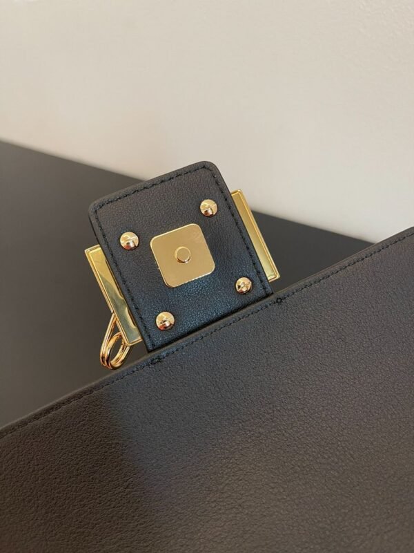 Fendi Bag Baguette 56871B90 Black