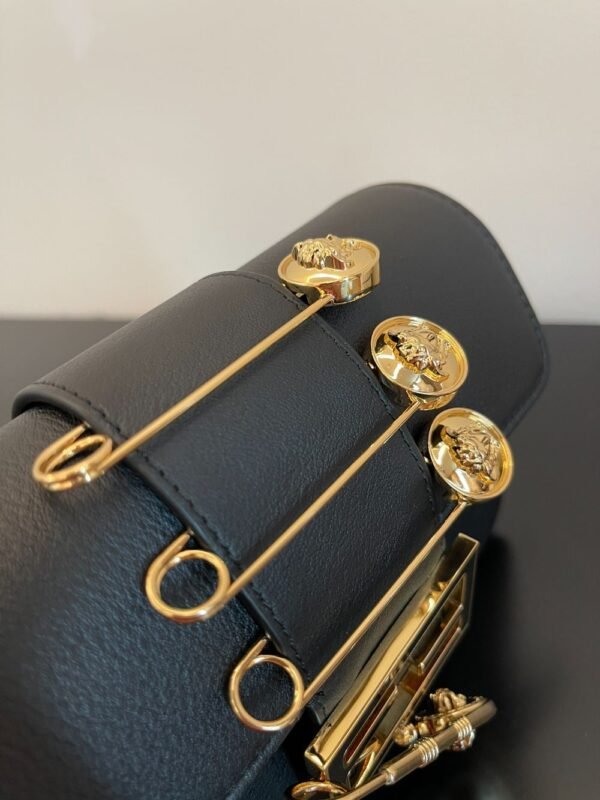 Fendi Bag Baguette 56871B90 Black