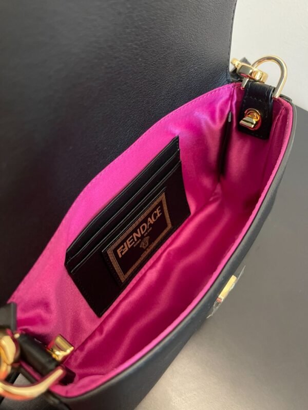 Fendi Bag Baguette 56871B90 Black