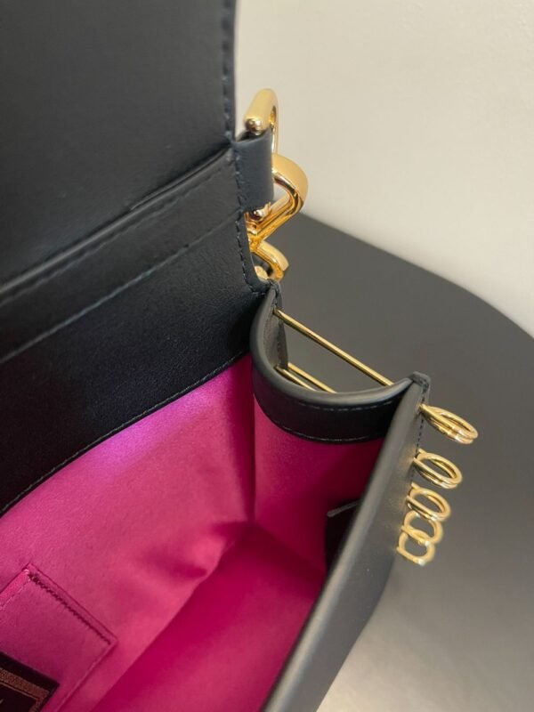 Fendi Bag Baguette 56872B105 Black
