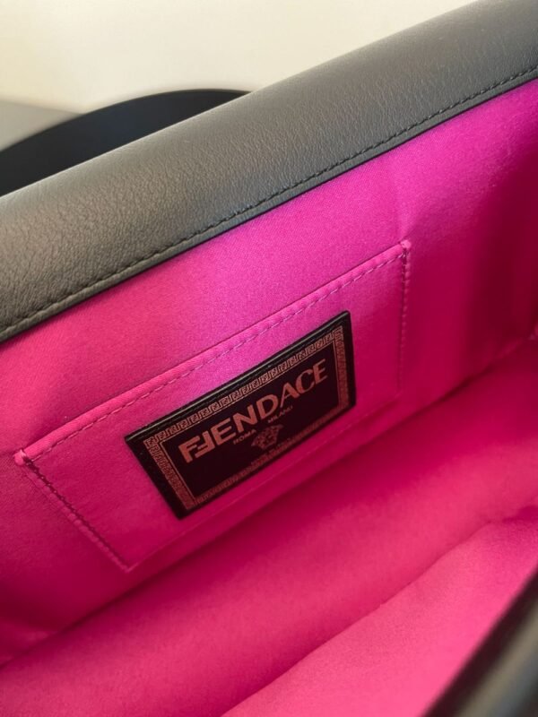 Fendi Bag Baguette 56872B105 Black