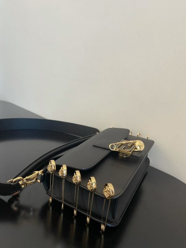 Fendi Bag Baguette 56872B105 Black