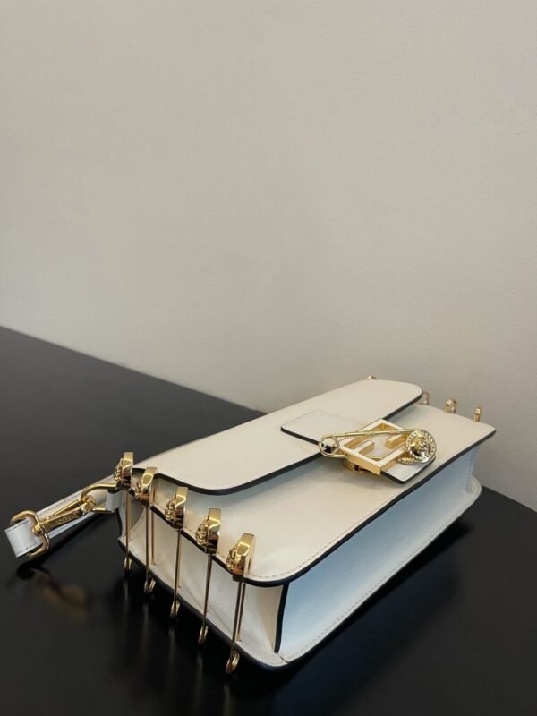 Fendi Bag Baguette 56872B105 White
